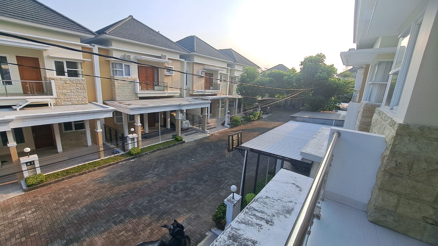 Rumah Mewah Semi Furnish Dalam Perum Pesona Blunyah Mlati Sleman 