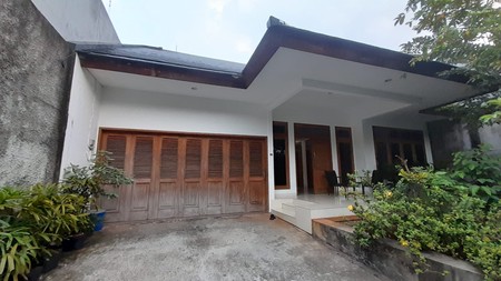 Dijual Cepat Rumah Asri sekitar Permata Hijau 