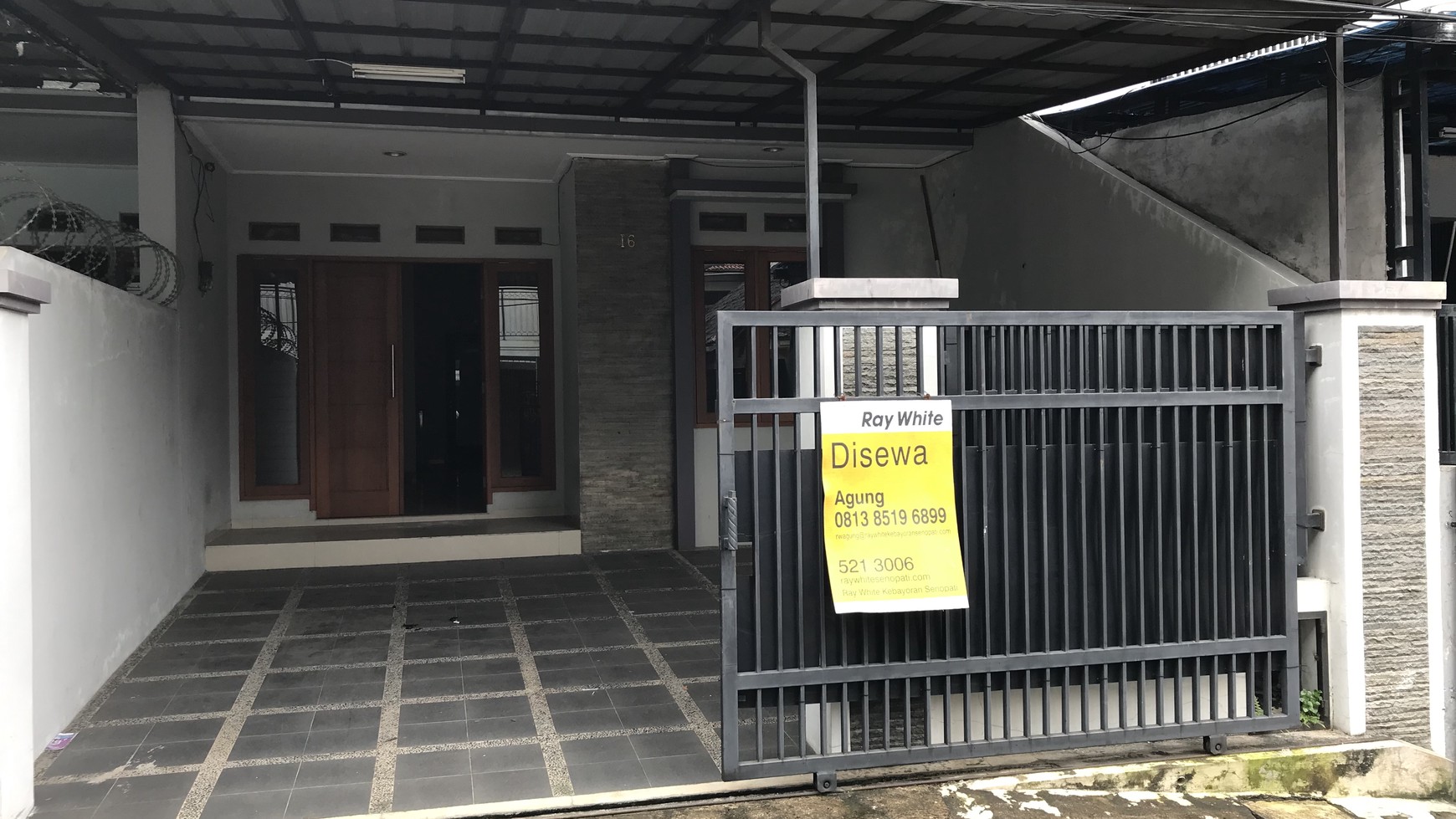 DISEWA RUMAH JALAN CIOMAS KEBAYORAN BARU JAKARTA SELATAN