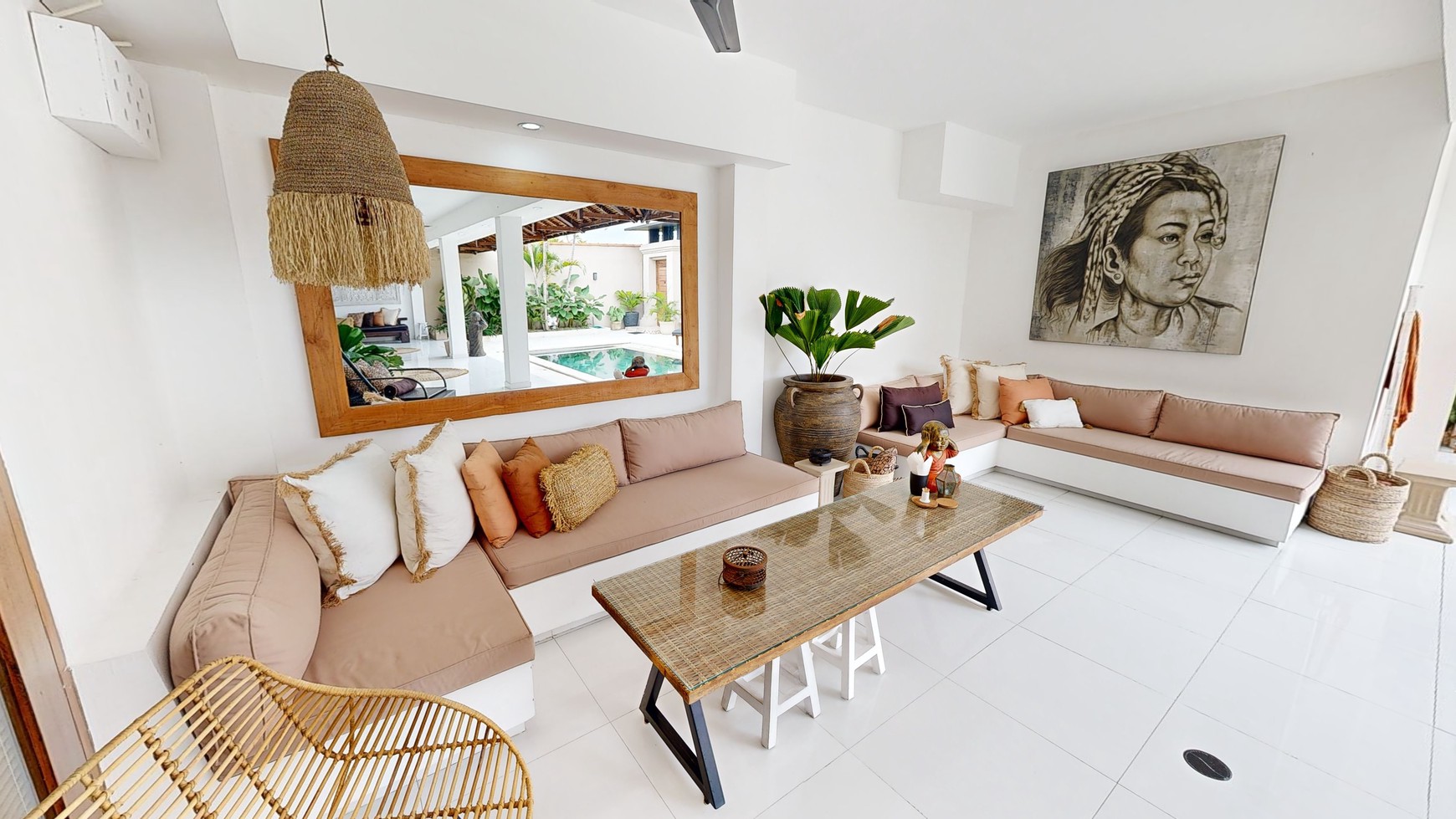 Leasehold - Luxurious Private Villa with Modern Amenities in Prime Location Seminyak