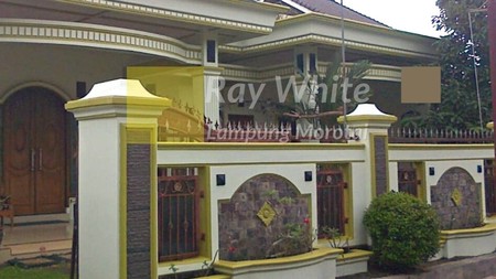 Dijual Rumah 2 lantai Dalam Perumahan br