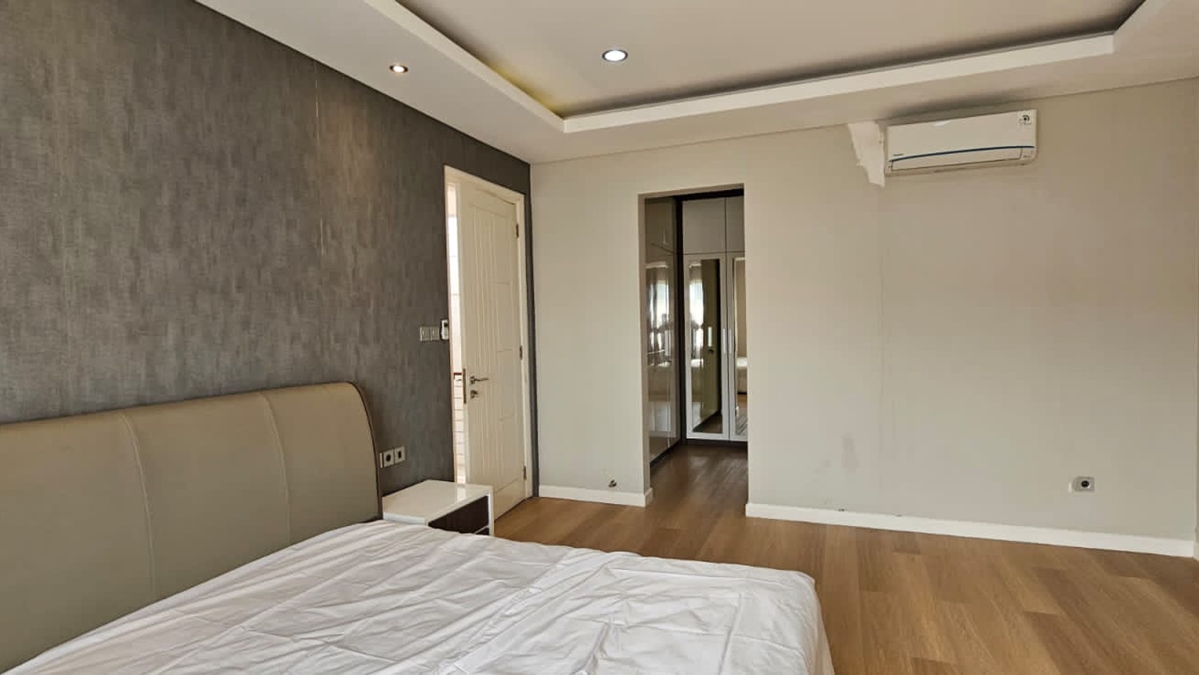 1695. Dijual Rumah Mewah Jemursari Regency , Surabaya 