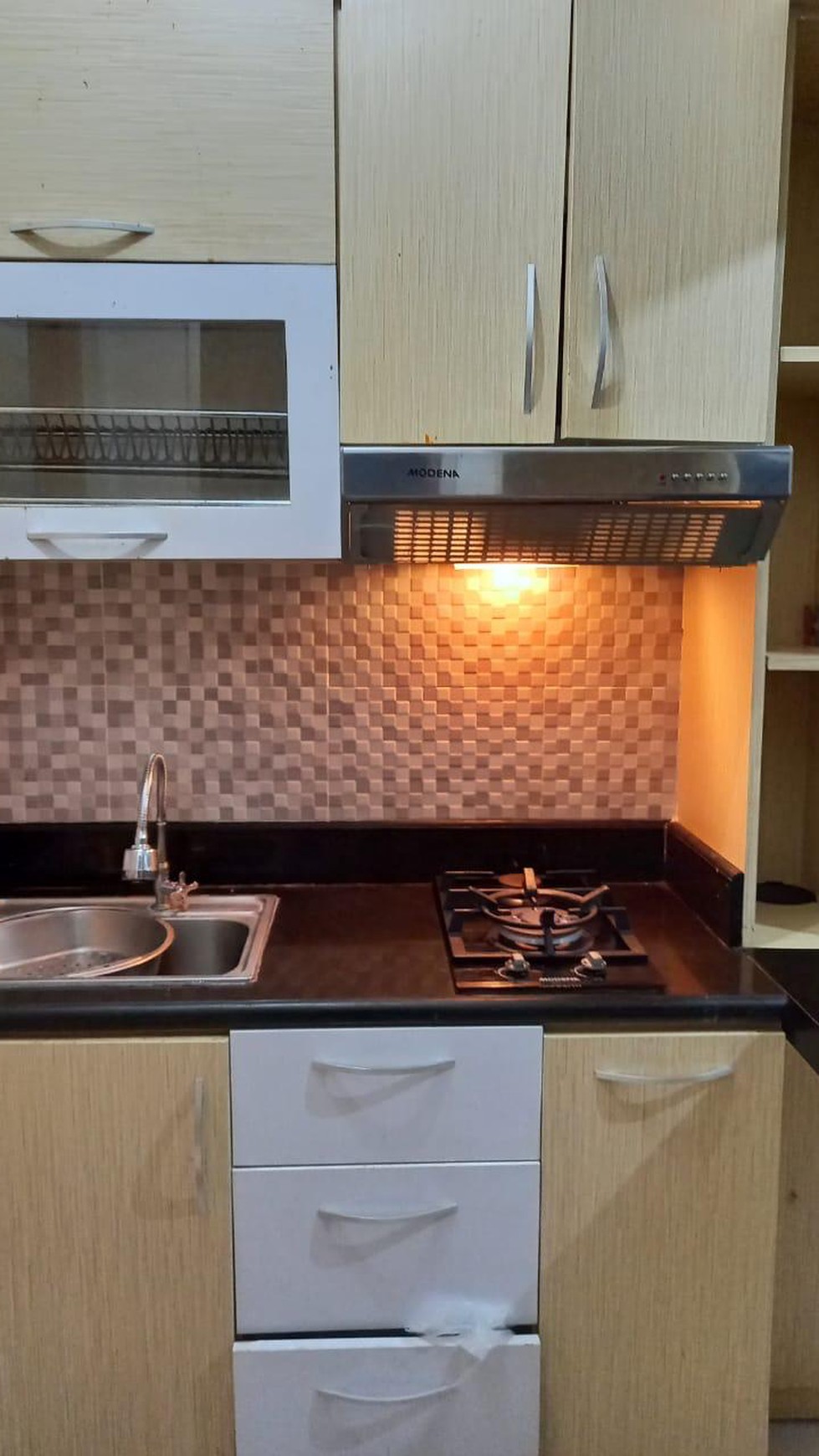 1696. Dijual Apartemen Gunawangsa Manyar B 