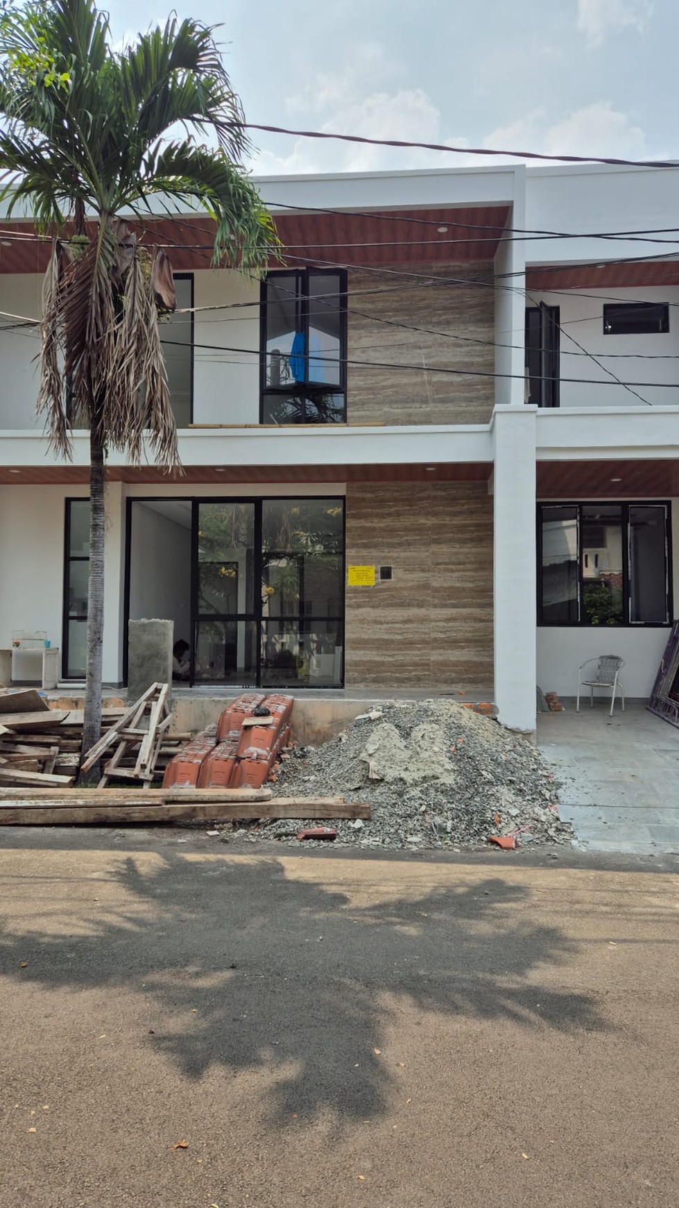 Rumah brand new, lokaso di hook, dalam cluster di Bintaro Sektor 9