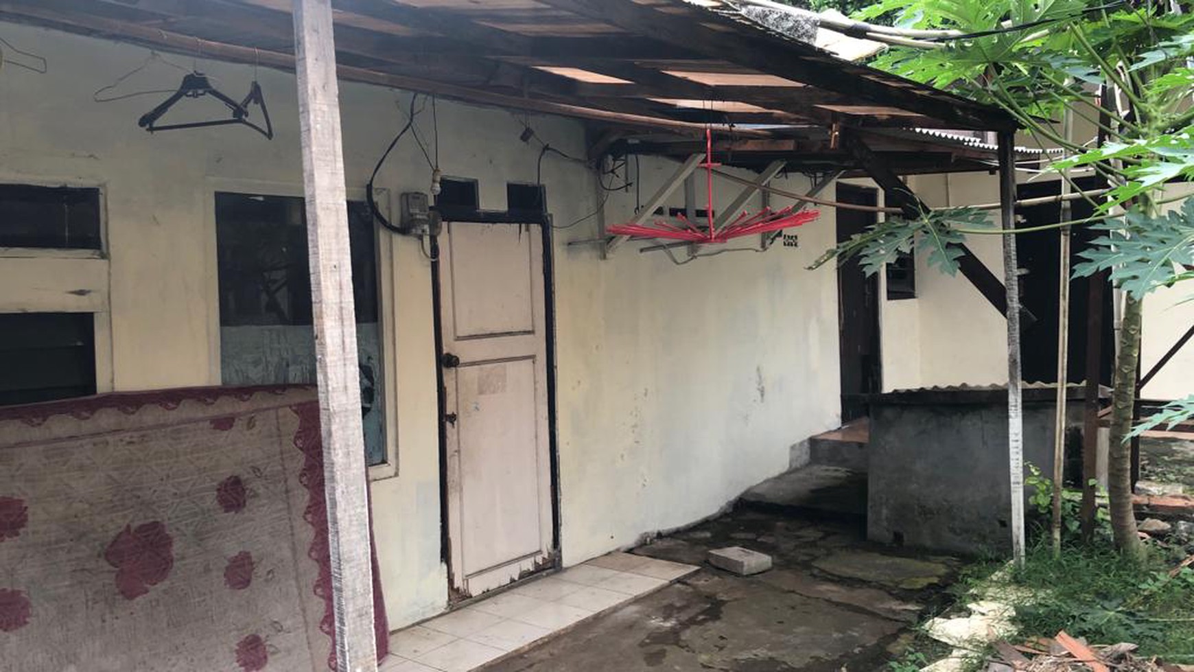 Rumah Hitung Tanah Lokasi Strategis dan Cocok untuk Kos-kosan (Kontrakan) @Cirendeu