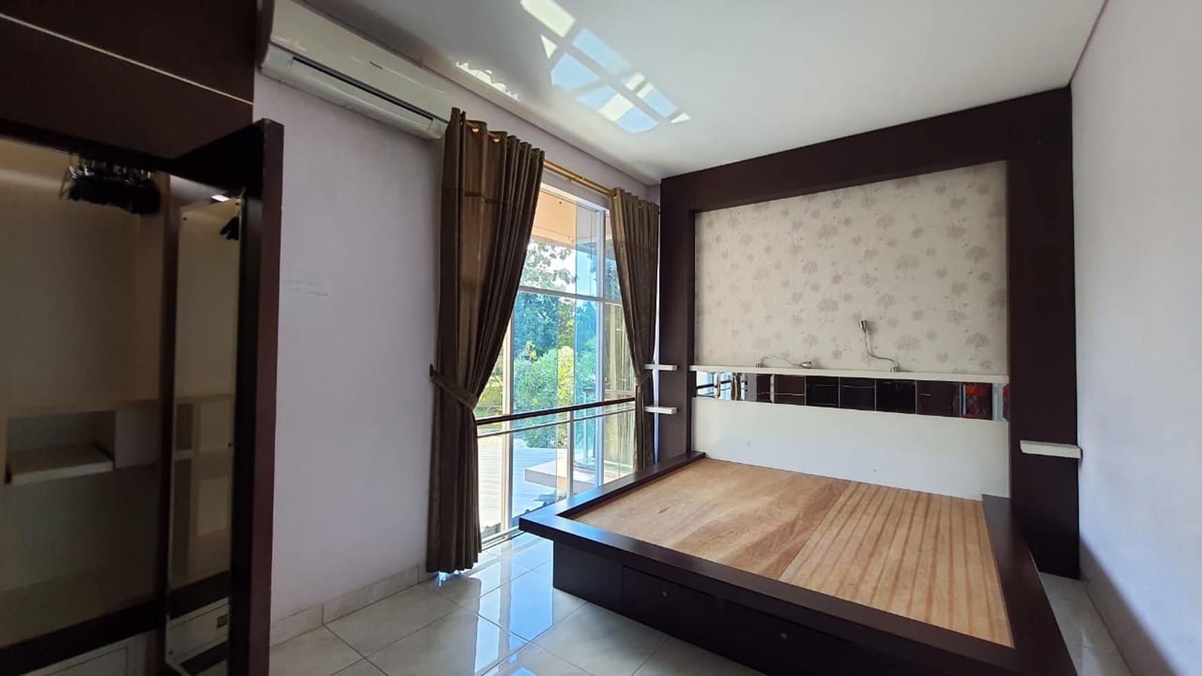 Rumah 2 Lantai Bersih Siap Huni Furnished di Citra Gran