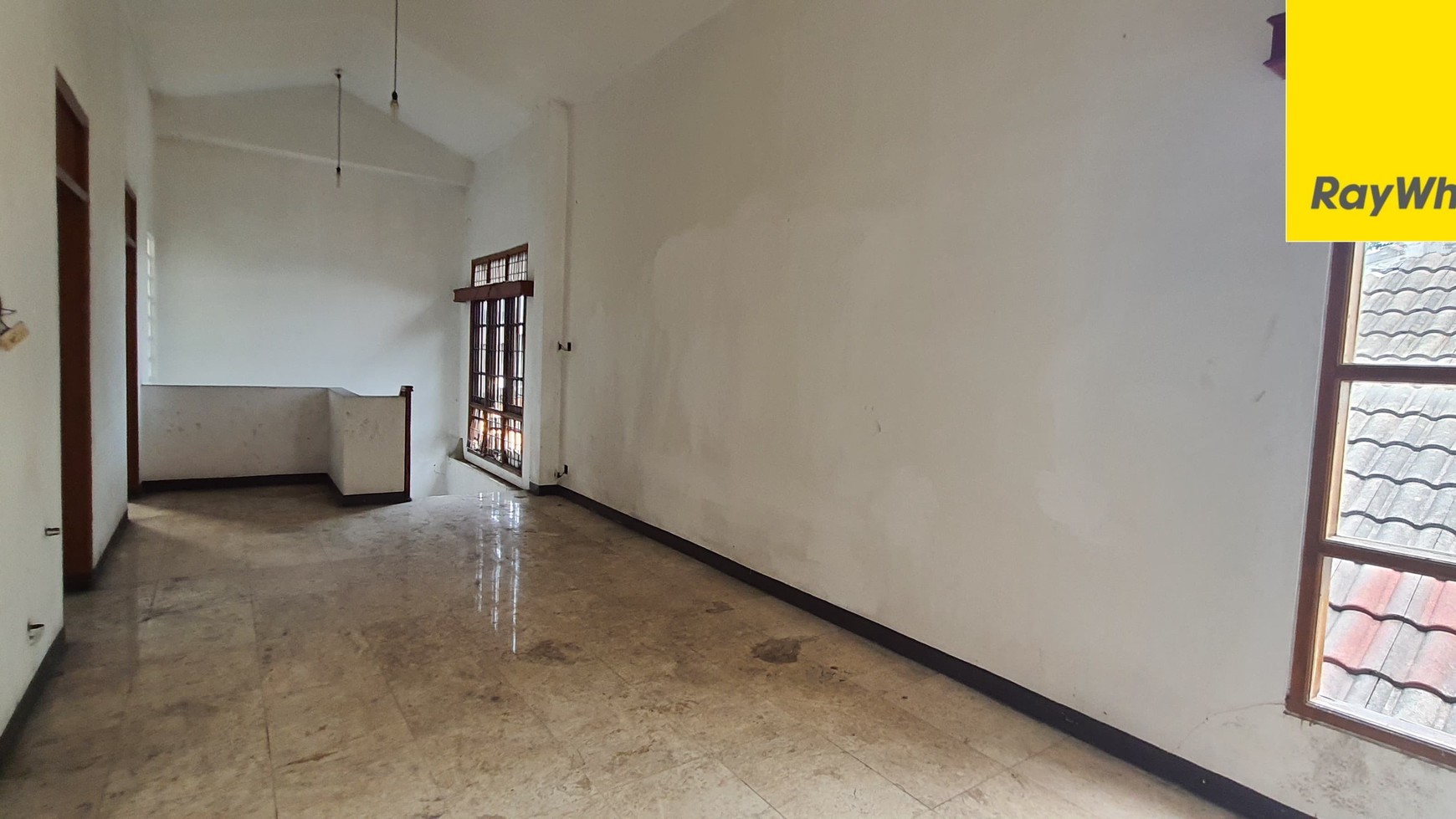 Turun Harga Rumah Strategis  Lokasi Dekat Jl. Raya Mampang, Jakarta Selatan