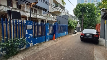 Rumah Lama Butuh Renovasi Area Kebayoran Baru Lokasi Strategis