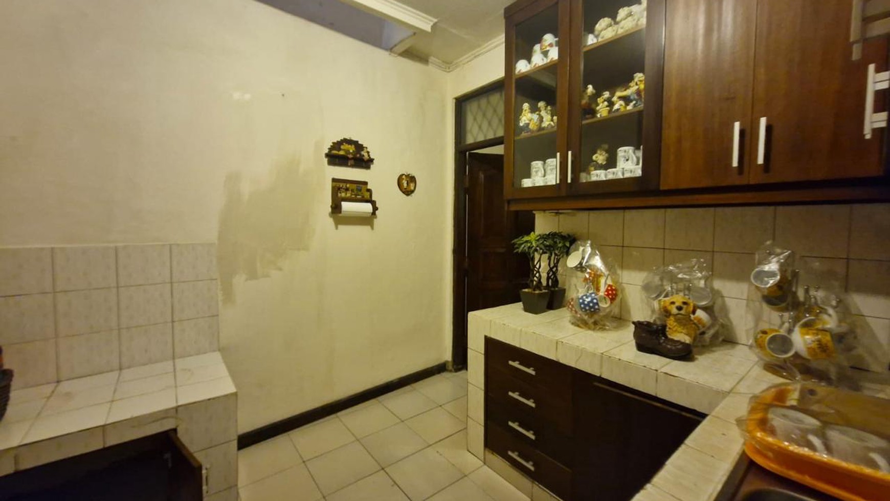 Di Jual  Rumah strategis, siap huni, cocok untuk kost di Jl Puri Kencana Cipete,Jakarta Selatan