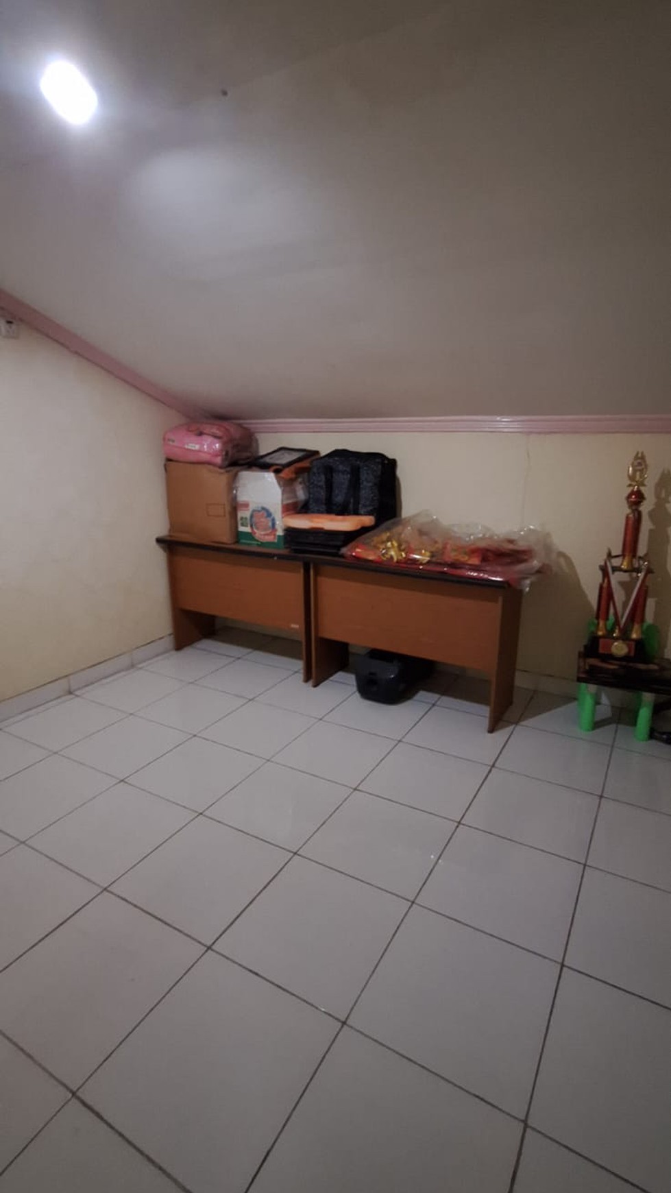 Dijual rumah siap huni di cengkareng