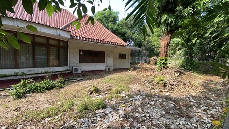 Rumah hitung tanah di kawasan premium senayan area