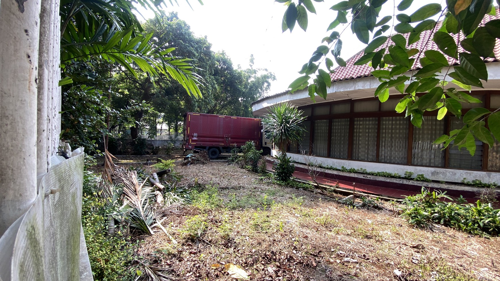 Rumah hitung tanah di kawasan premium senayan area