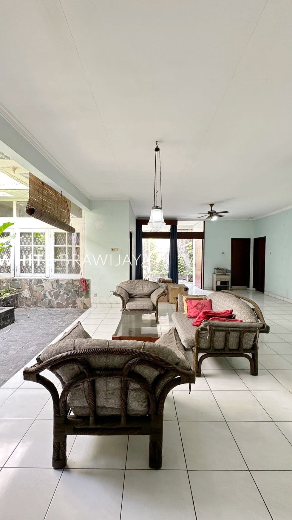 Rumah Layak Butuh Renovasu Area Kemang