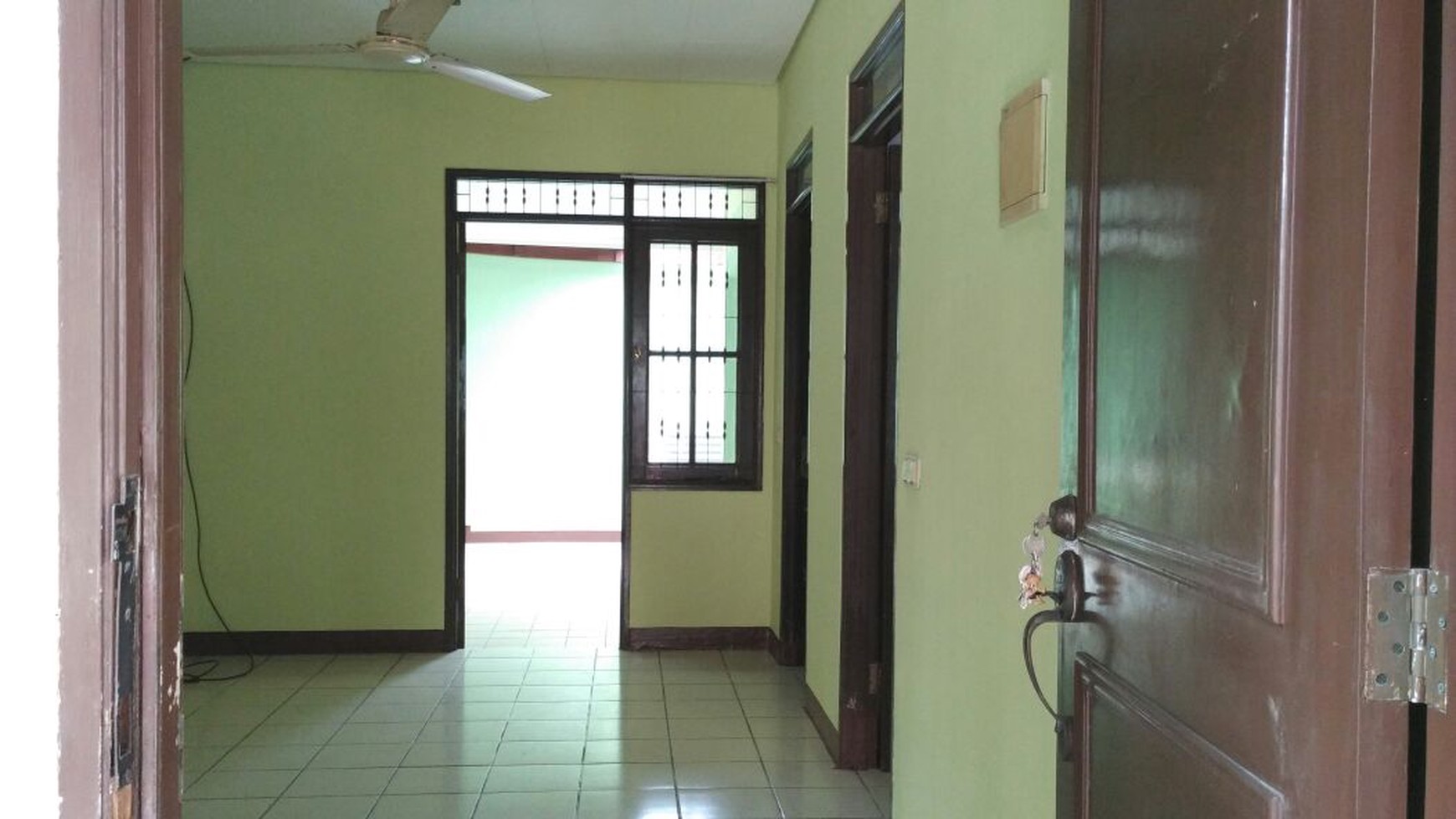 Dijual rumah di JL. Batam Taman Imam Bonjol Lippo Karawaci Tangerang