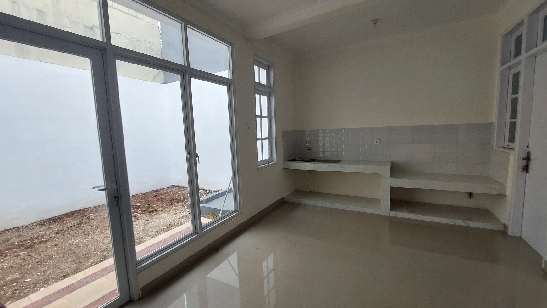 Rumah Hitung Tanah Area Cipete