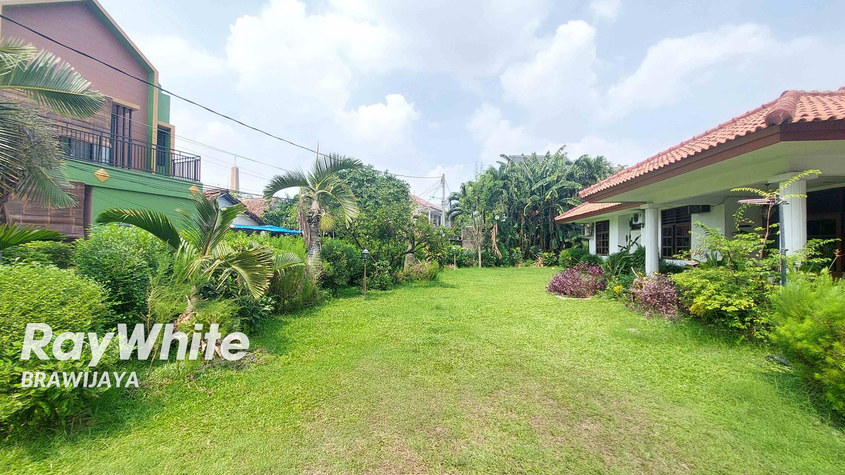 Rumah di Kompleks Mahkamah Agung Pejaten, Dekat Stasiun KA Ps Minggu