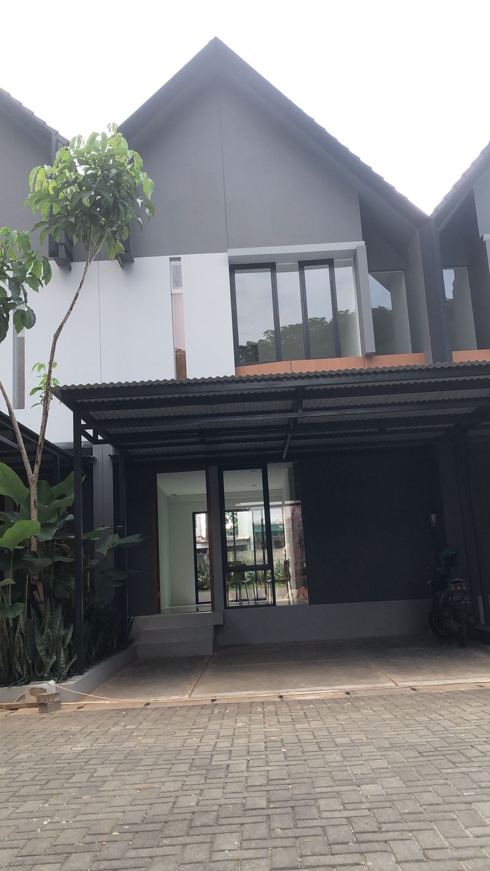 Dijual Rumah New Modern  Jaktim Dalam Cluster Dekat Halim TMII 