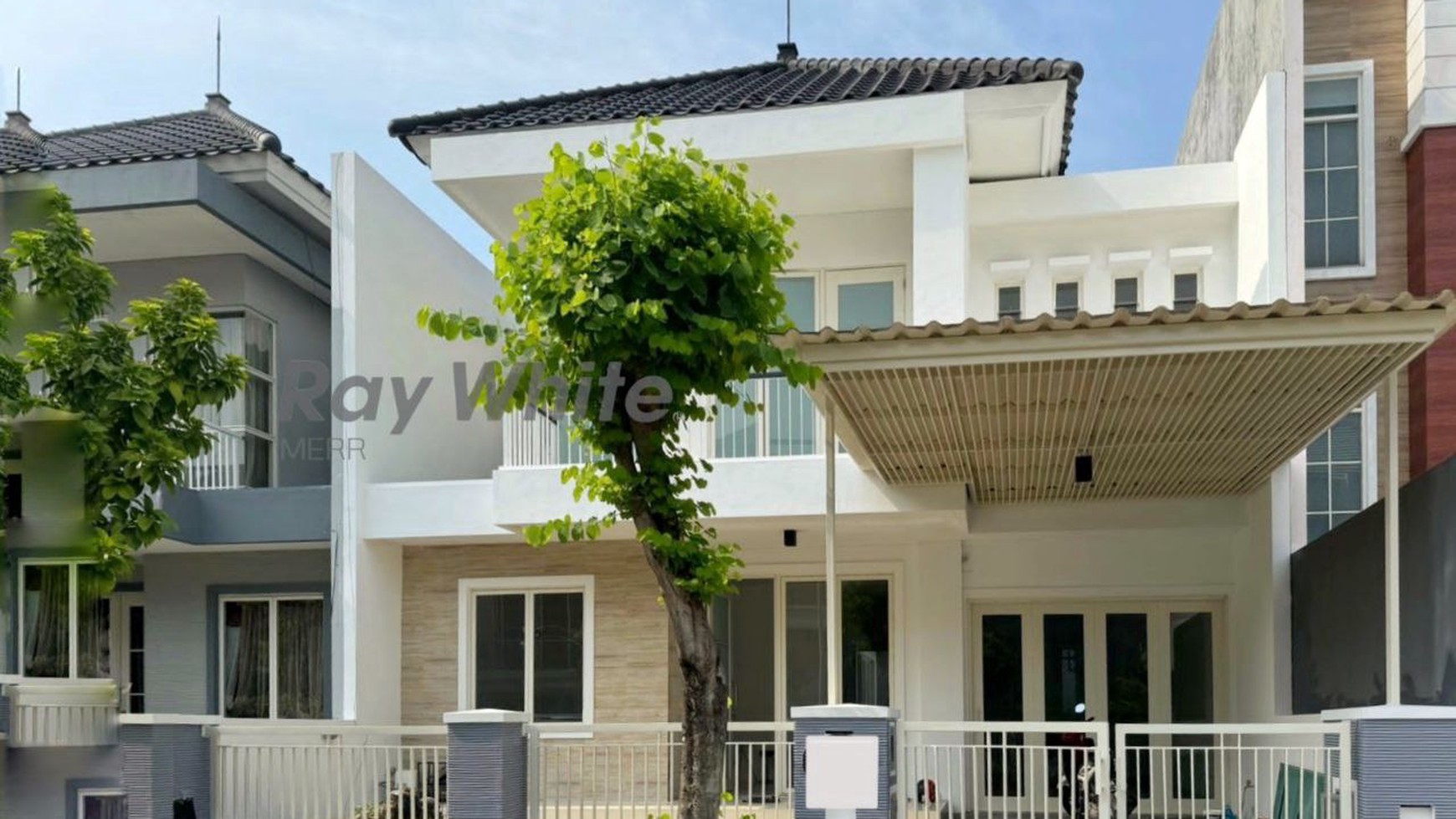 Dijual Rumah Minimalis Siap Huni Di Pakuwon City Surabaya Timur