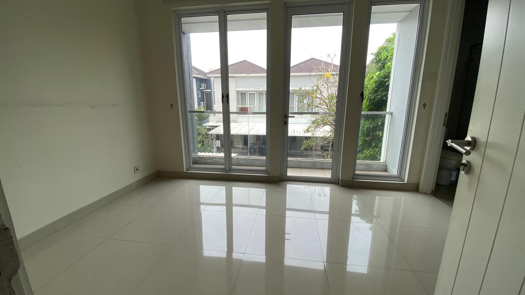 Rumah Bagus Di Discovery Lumina, Bintaro Jaya Sektor 9