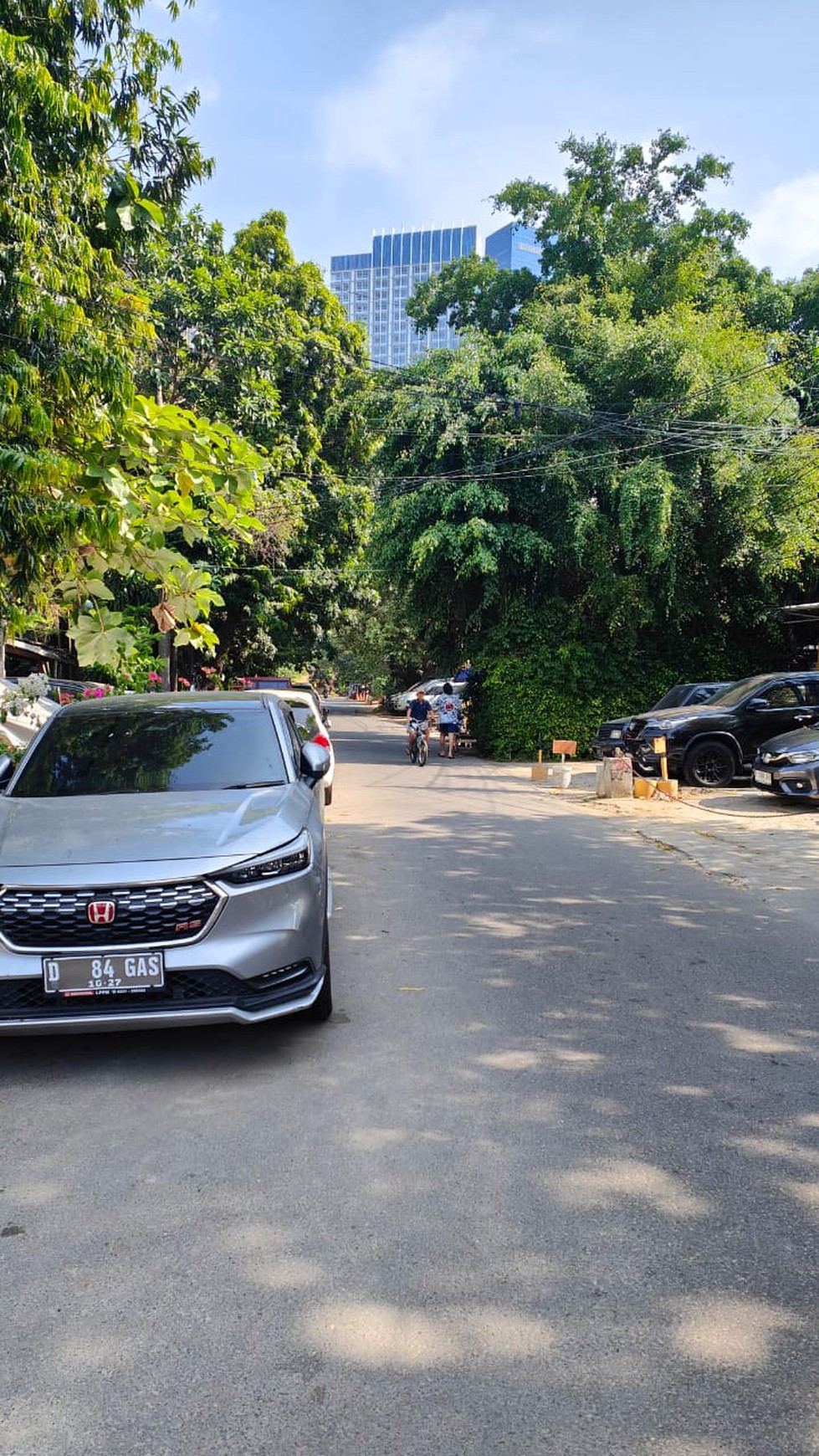 Rumah Tua 1 lantai hitung tanah, cocok buat kost an di Grogol