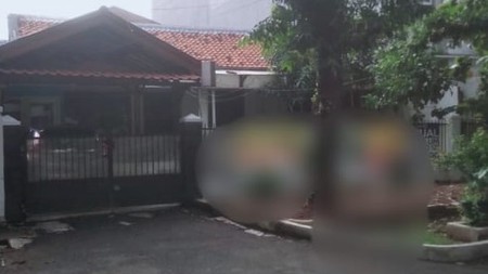 Rumah Tua 1 lantai hitung tanah, cocok buat kost an di Grogol