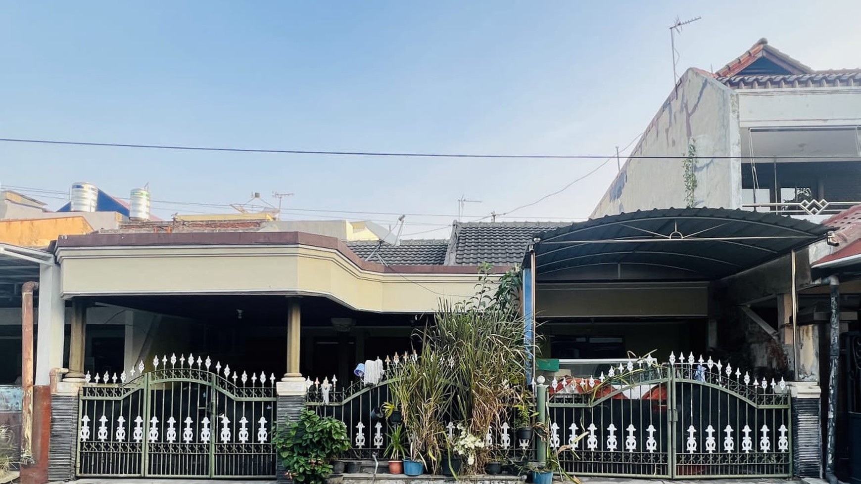 Rumah Lama Lebar 10 Di Rungkut Surabaya