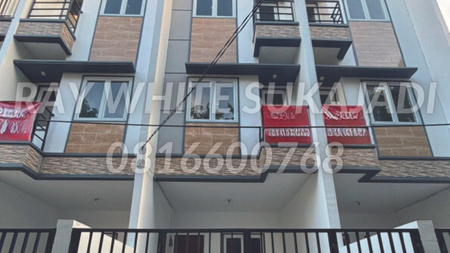  3 UNIT RUMAH 3 LANTAI DI JAKARTA BARAT