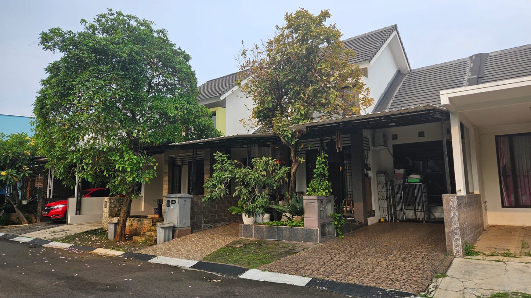 Rumah Minimalis Siap Huni dengan Hunian Nyaman Strategis @Graha Raya