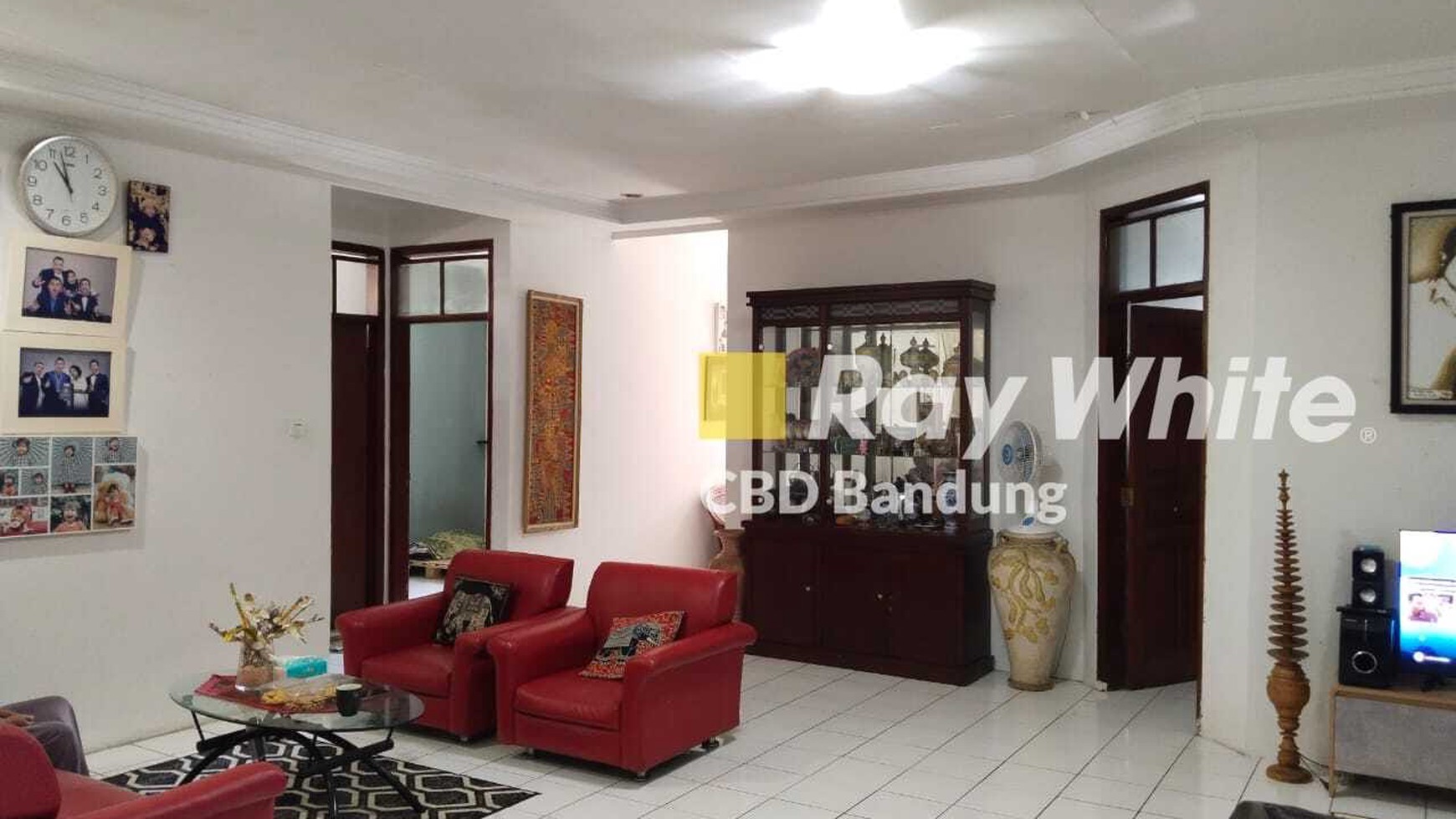 Langka,Murah Rumah Modern minimalis bonus rumah Tua di Komplek DPRD Ciwastra strategis dekat ke Gatot subroto Soekarno hatta  