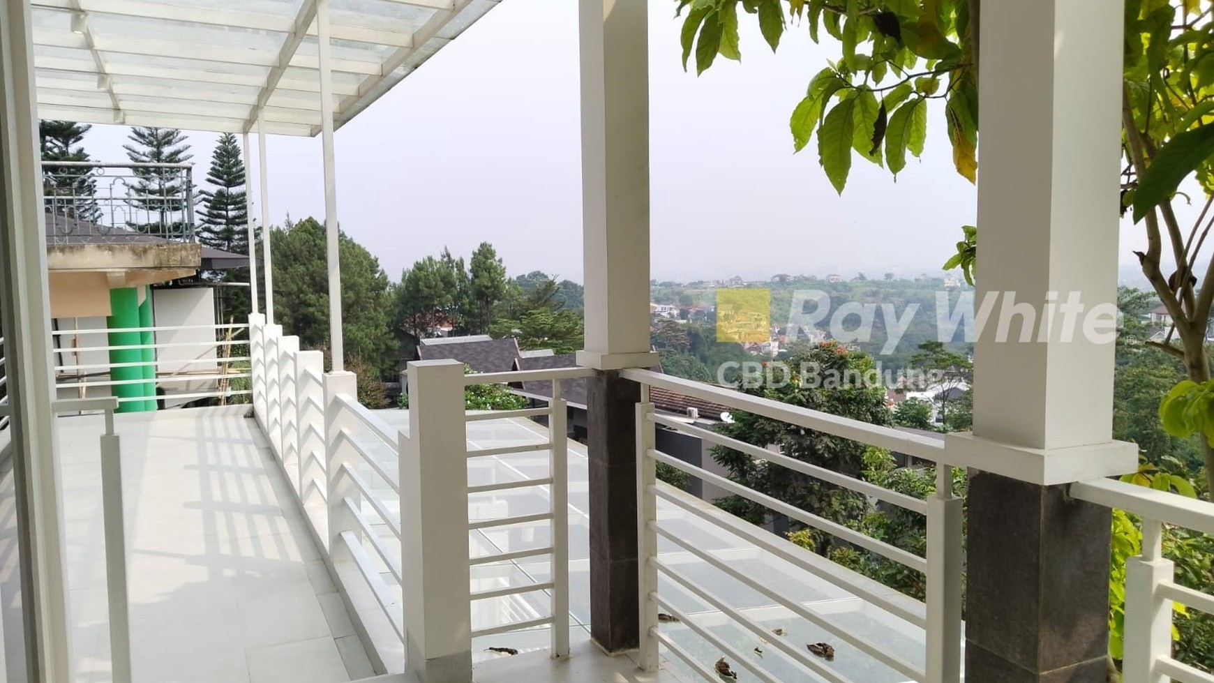 Langka,Murah Rumah Lux di Dago Pakar baru siap huni Furnished sangat terawat dan nyaman 