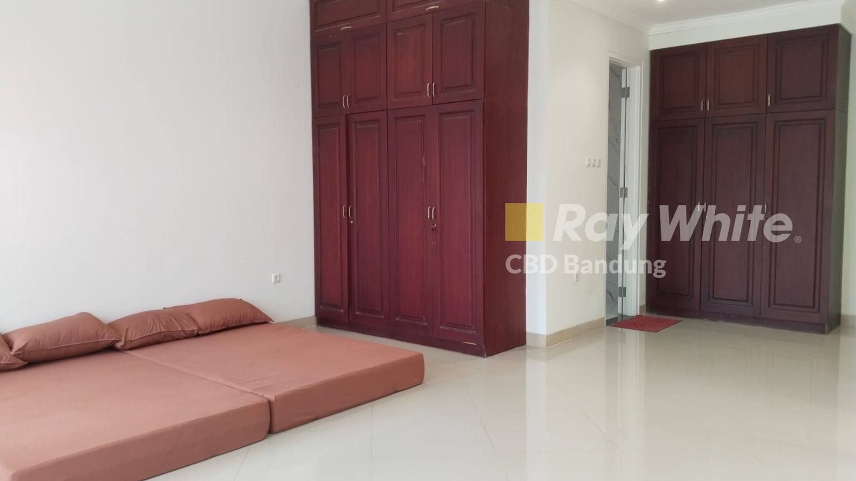 Langka,Murah Rumah Lux di Dago Pakar baru siap huni Furnished sangat terawat dan nyaman 