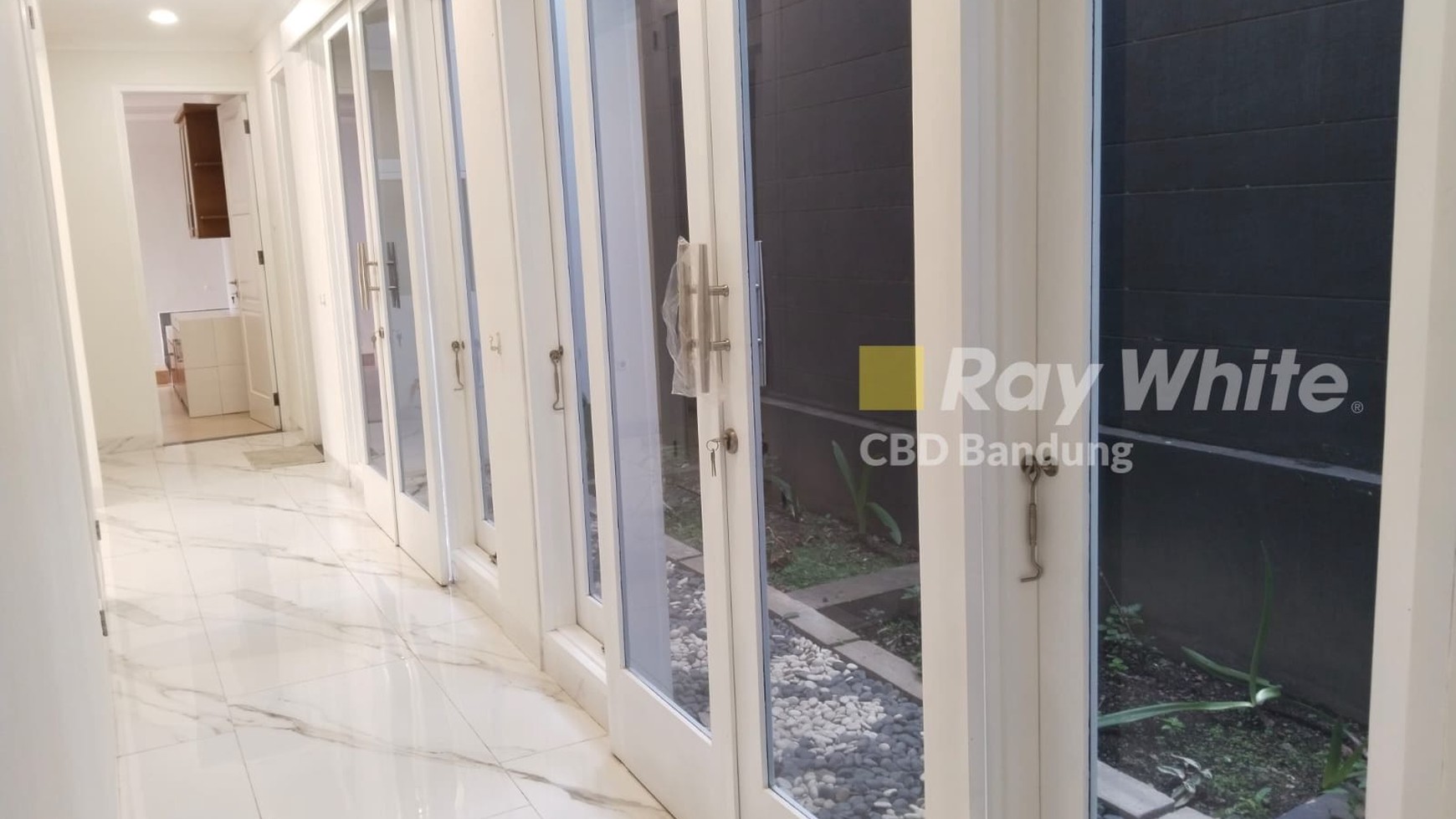 Langka,Murah Rumah Lux di Dago Pakar baru siap huni Furnished sangat terawat dan nyaman 