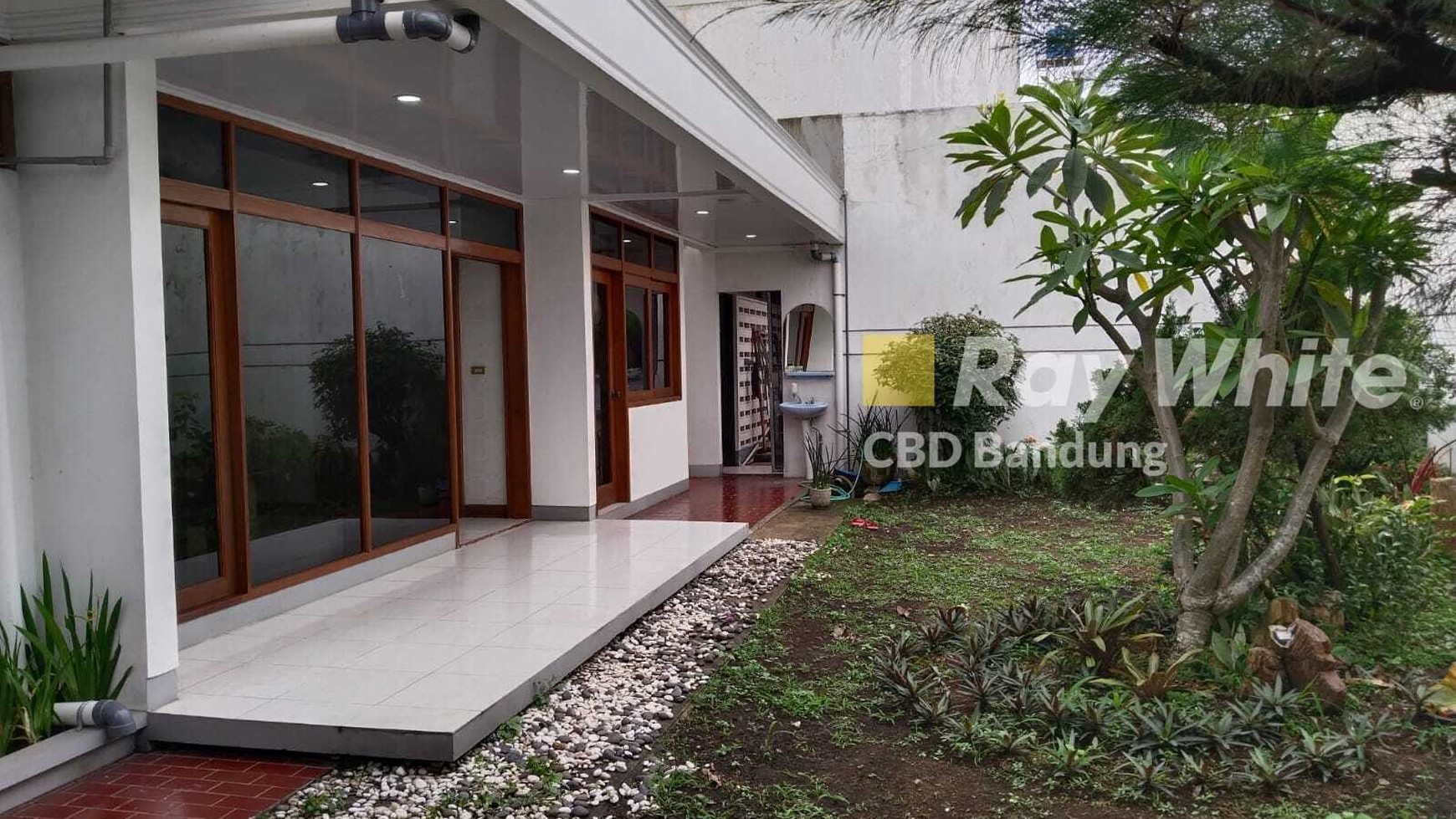 Rumah terawat Furnished disewakan  sudah renovasi di Komplek Dadali garuda strategis dekat ke kota Bandung