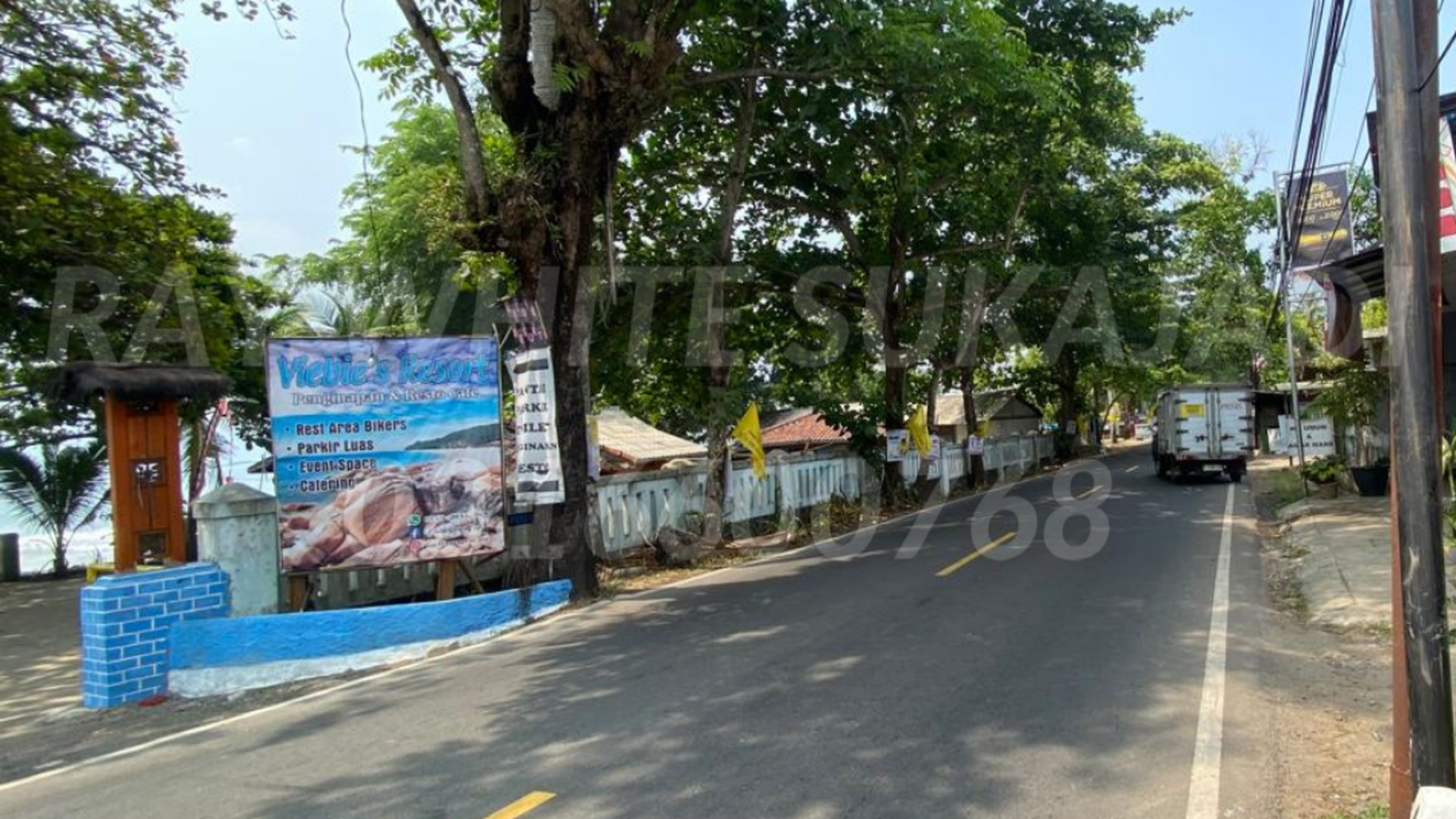 Tanah di PElabuhan Ratu