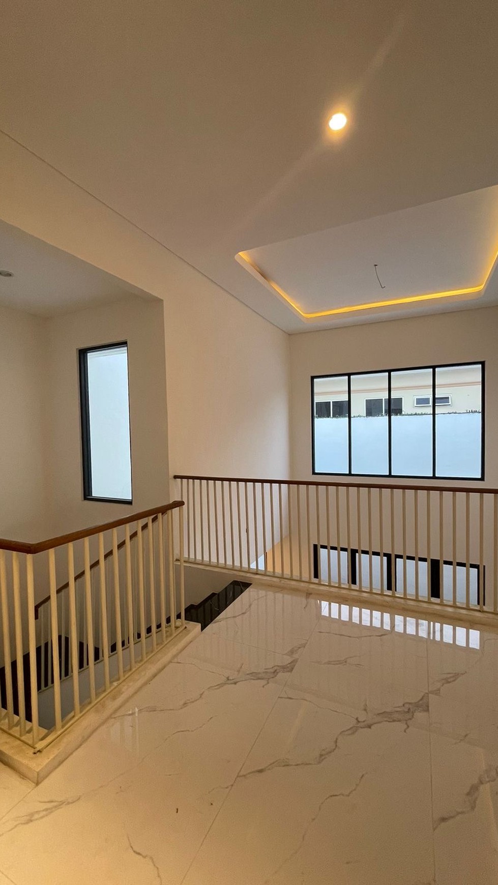 dijual rumah baru mewah minimalis villa bukit mas