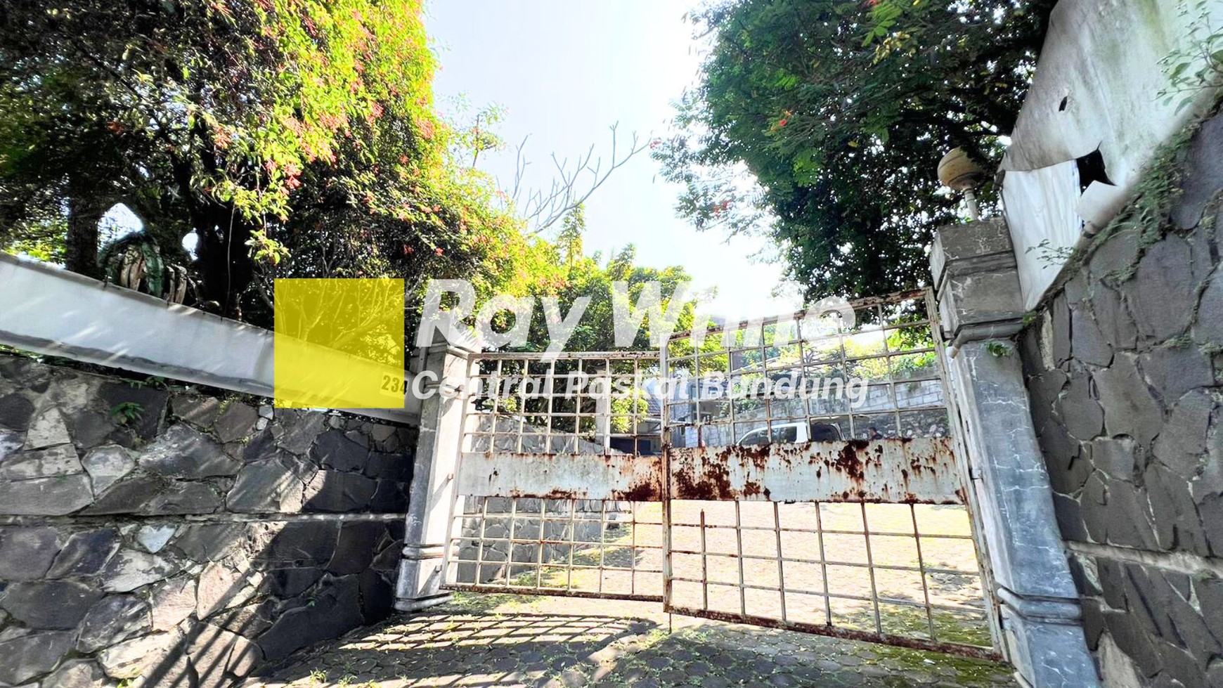 Rumah Hitung Tanah Area Cipete