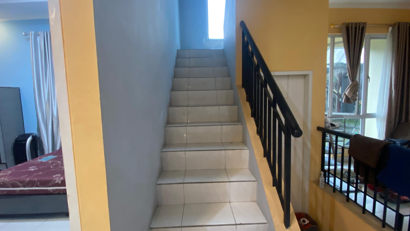 RUMAH HOEK HALAMAN LUAS SIAP HUNI DI KOTA WISATA CIBUBUR