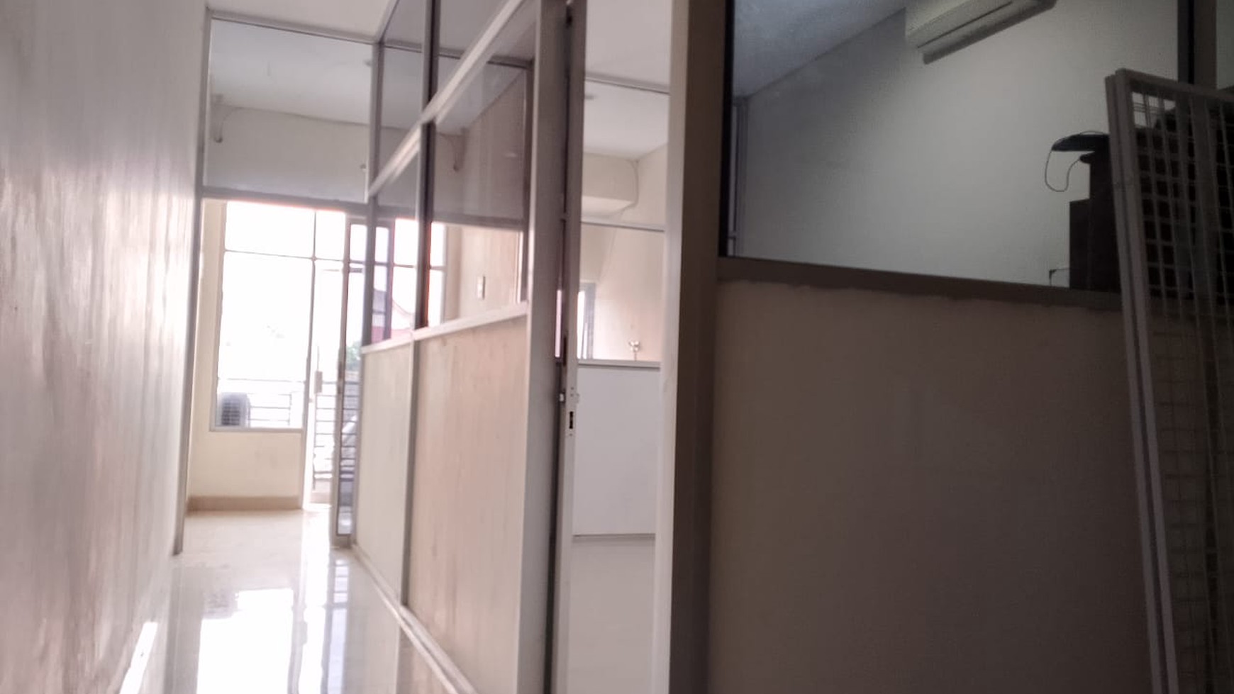 Ruko 2 Lantai Cocok Untuk Usaha Lokasi Strategis Dekat JEC