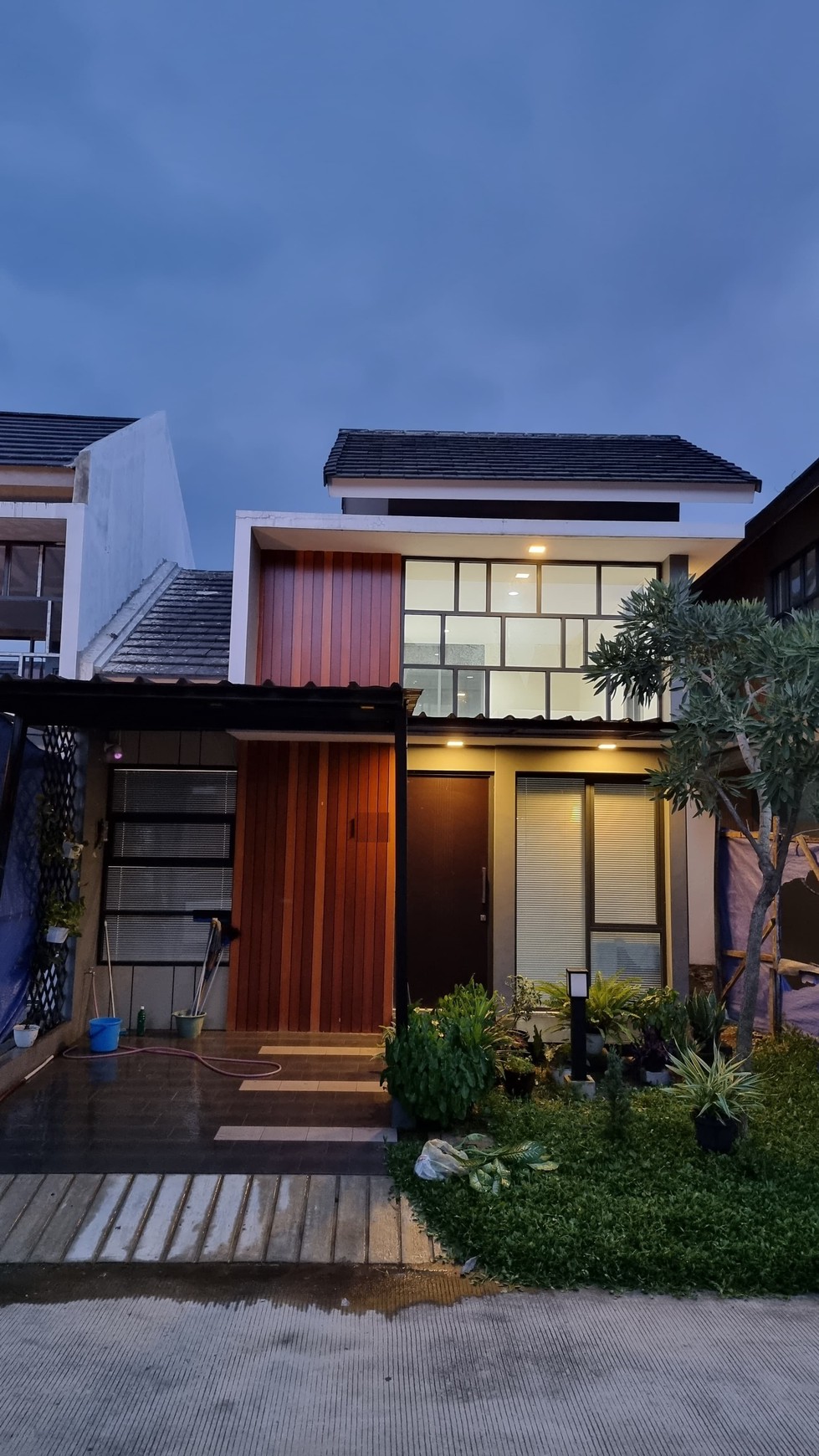 Rumah minimalis, Cantik siap huni dalam cluster keamanan 24 jam di Cisauk
