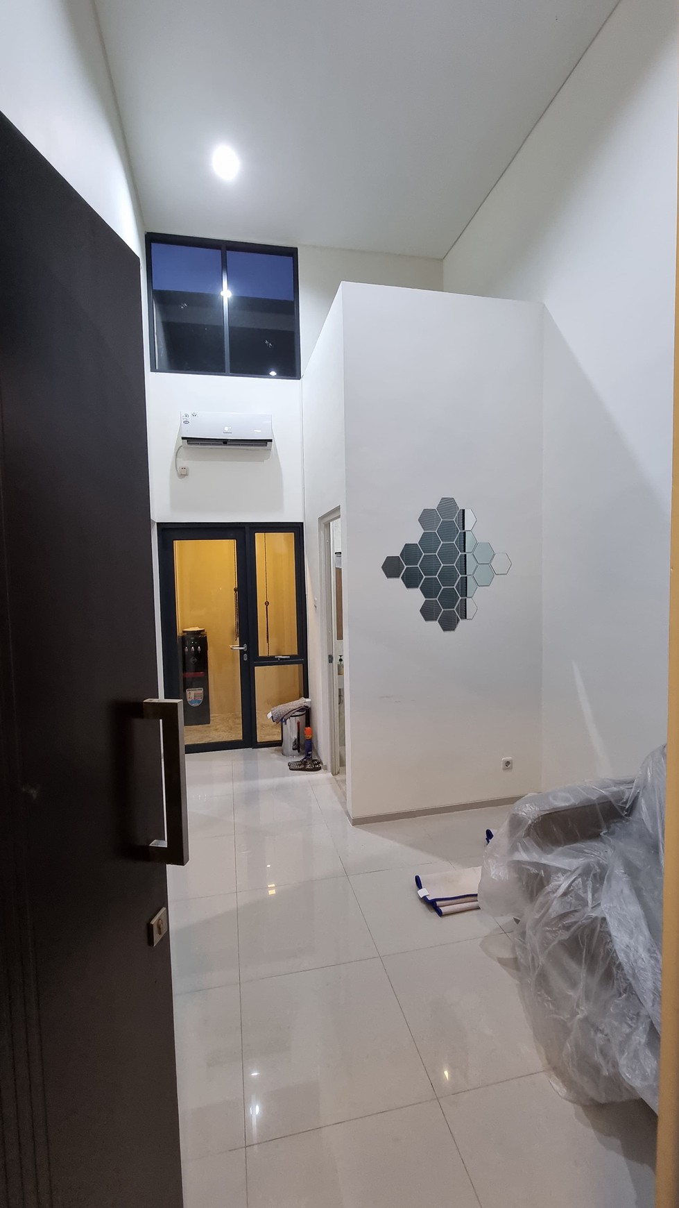 Rumah minimalis, Cantik siap huni dalam cluster keamanan 24 jam di Cisauk