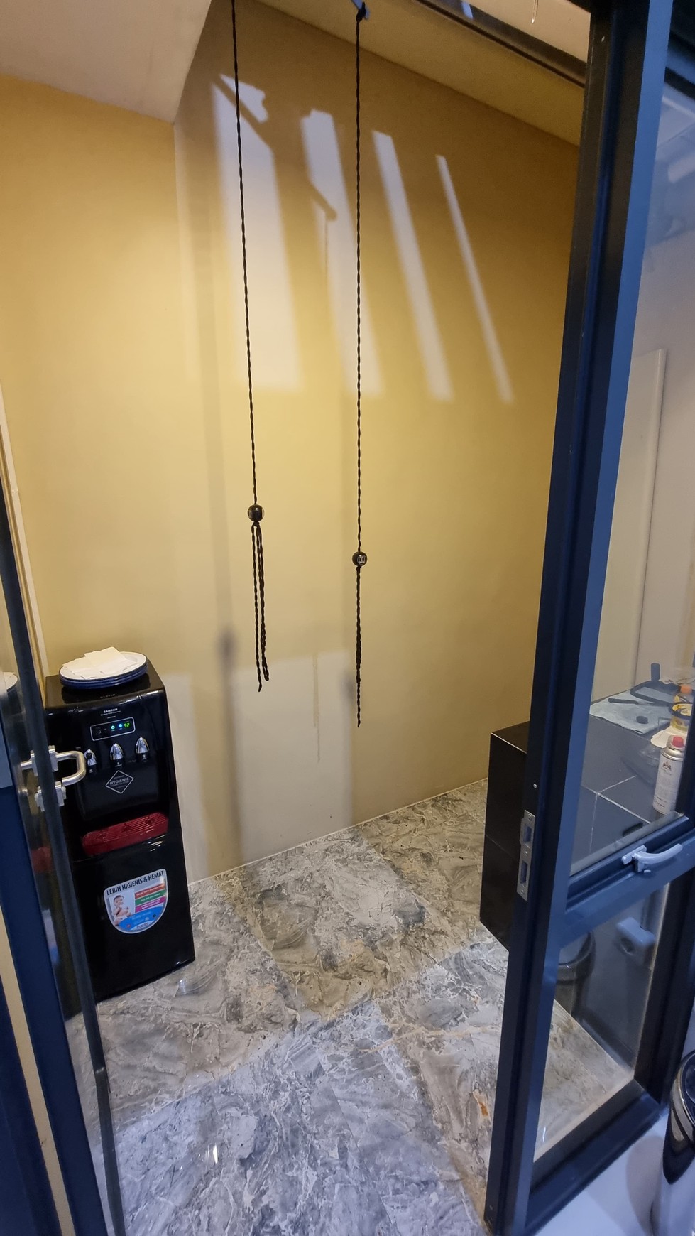 Rumah minimalis, Cantik siap huni dalam cluster keamanan 24 jam di Cisauk