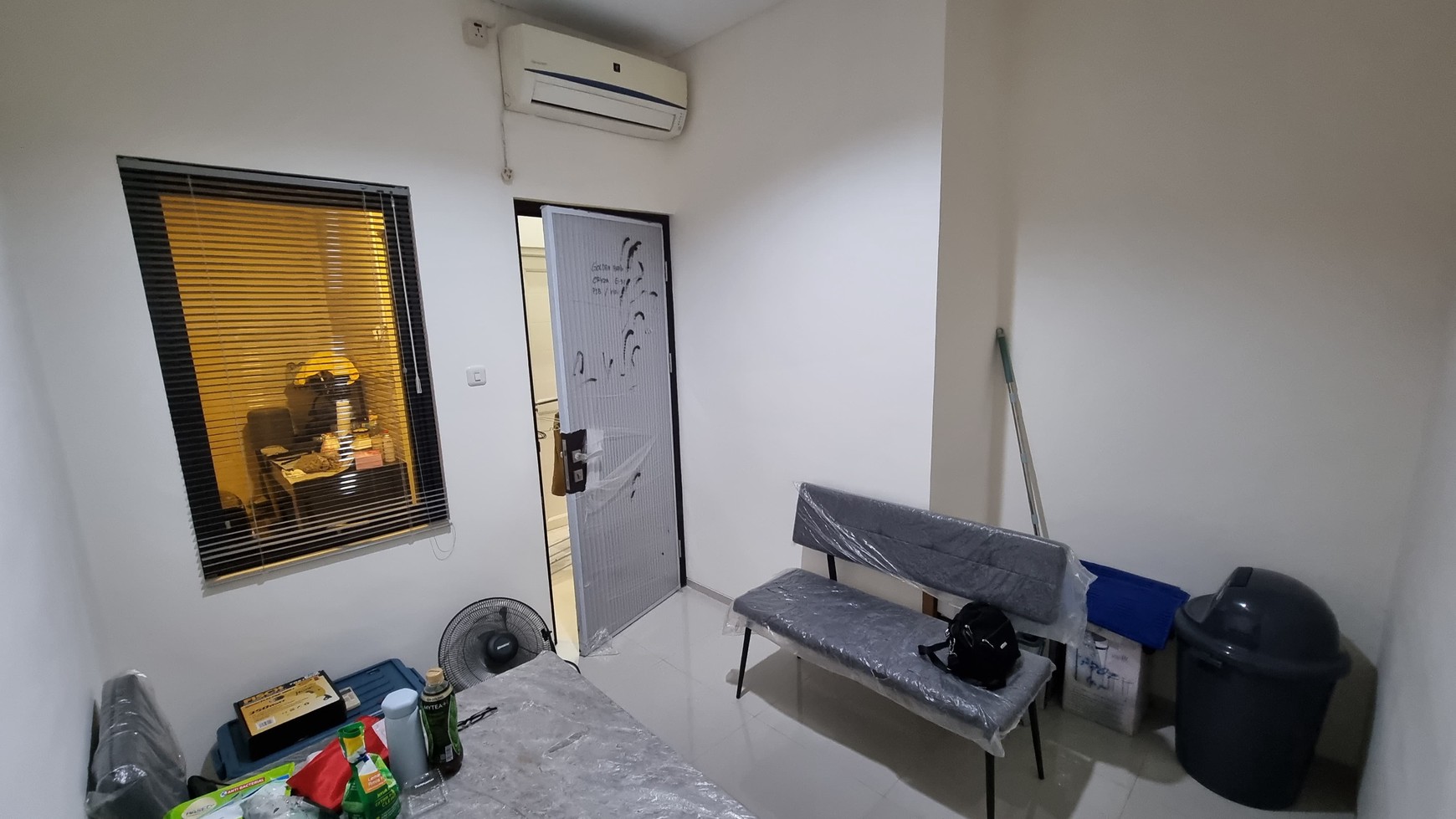 Rumah minimalis, Cantik siap huni dalam cluster keamanan 24 jam di Cisauk