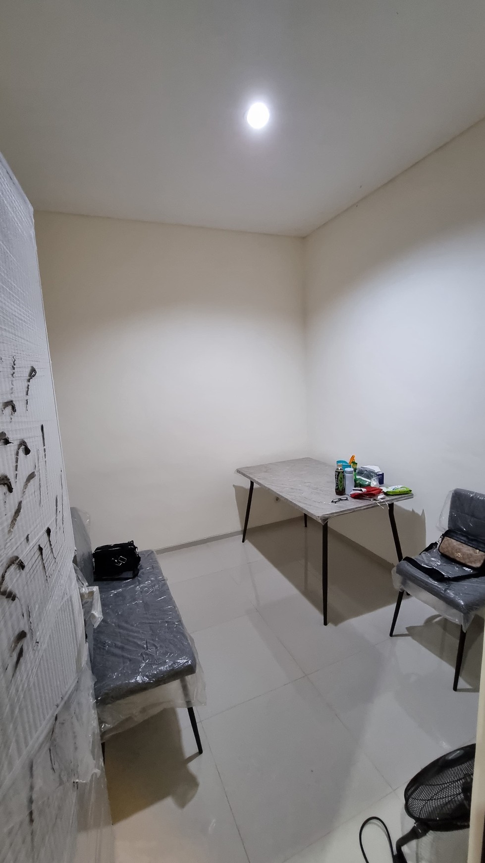 Rumah minimalis, Cantik siap huni dalam cluster keamanan 24 jam di Cisauk