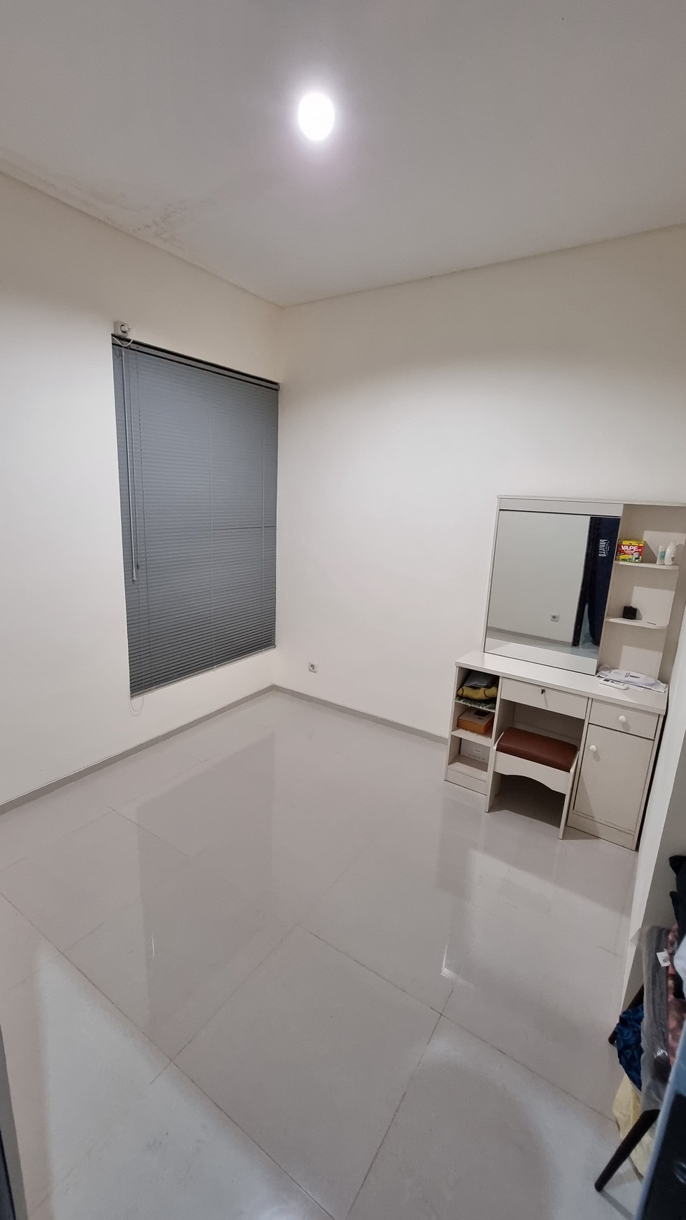 Rumah minimalis, Cantik siap huni dalam cluster keamanan 24 jam di Cisauk