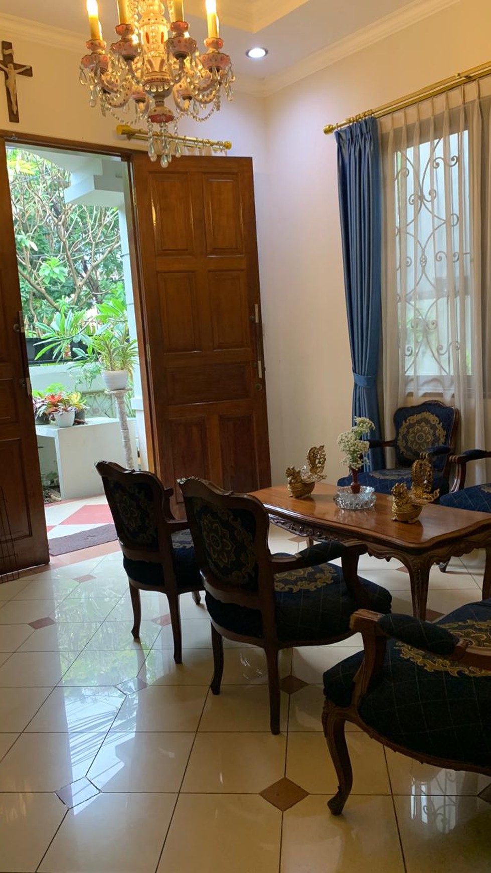 Rumah bagus, siap huni lokasi strategis di Benhil