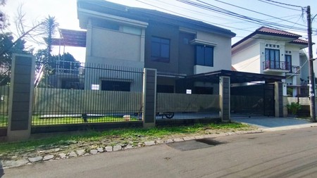bisa untuk Usaha rumah Griya loka jalan lavionda bsd city tangerang banten jual BU rumah strategis sekitaran pusat bisnis siap huni