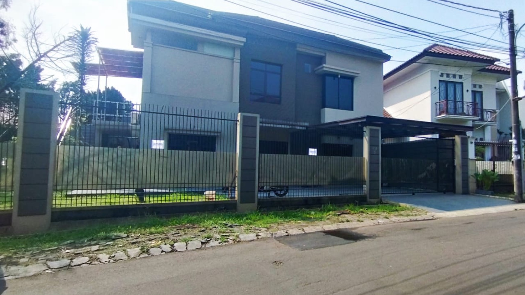 bisa untuk Usaha rumah Griya loka jalan lavionda bsd city tangerang banten jual BU rumah strategis sekitaran pusat bisnis siap huni
