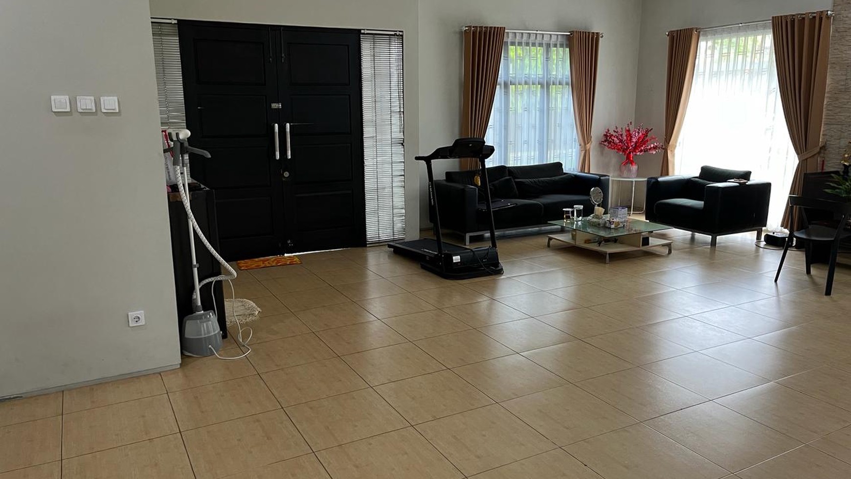 bisa untuk Usaha rumah Griya loka jalan lavionda bsd city tangerang banten jual BU rumah strategis sekitaran pusat bisnis siap huni