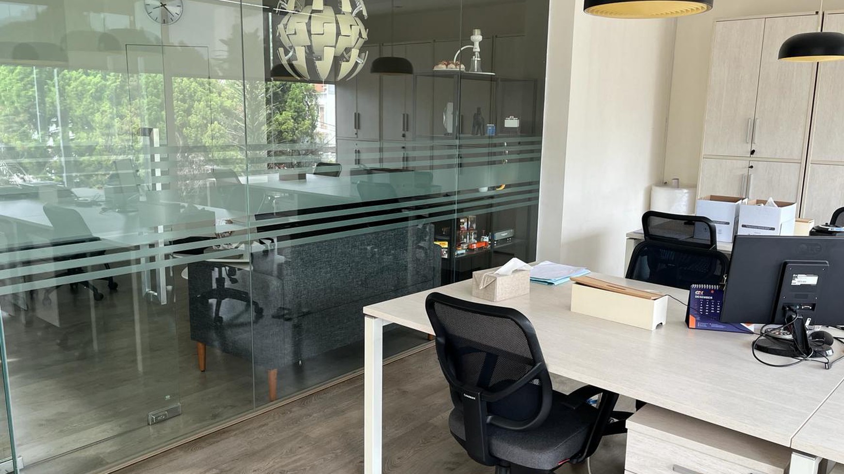 bisa untuk Usaha rumah Griya loka jalan lavionda bsd city tangerang banten jual BU rumah strategis sekitaran pusat bisnis siap huni