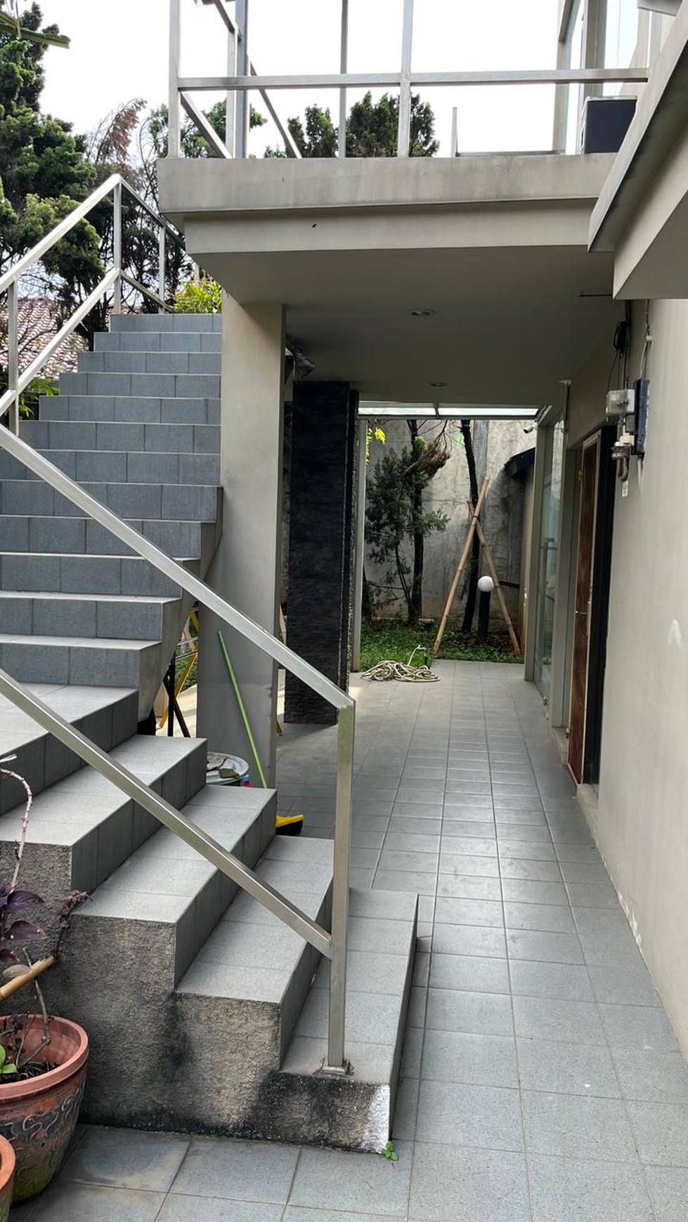 bisa untuk Usaha rumah Griya loka jalan lavionda bsd city tangerang banten jual BU rumah strategis sekitaran pusat bisnis siap huni